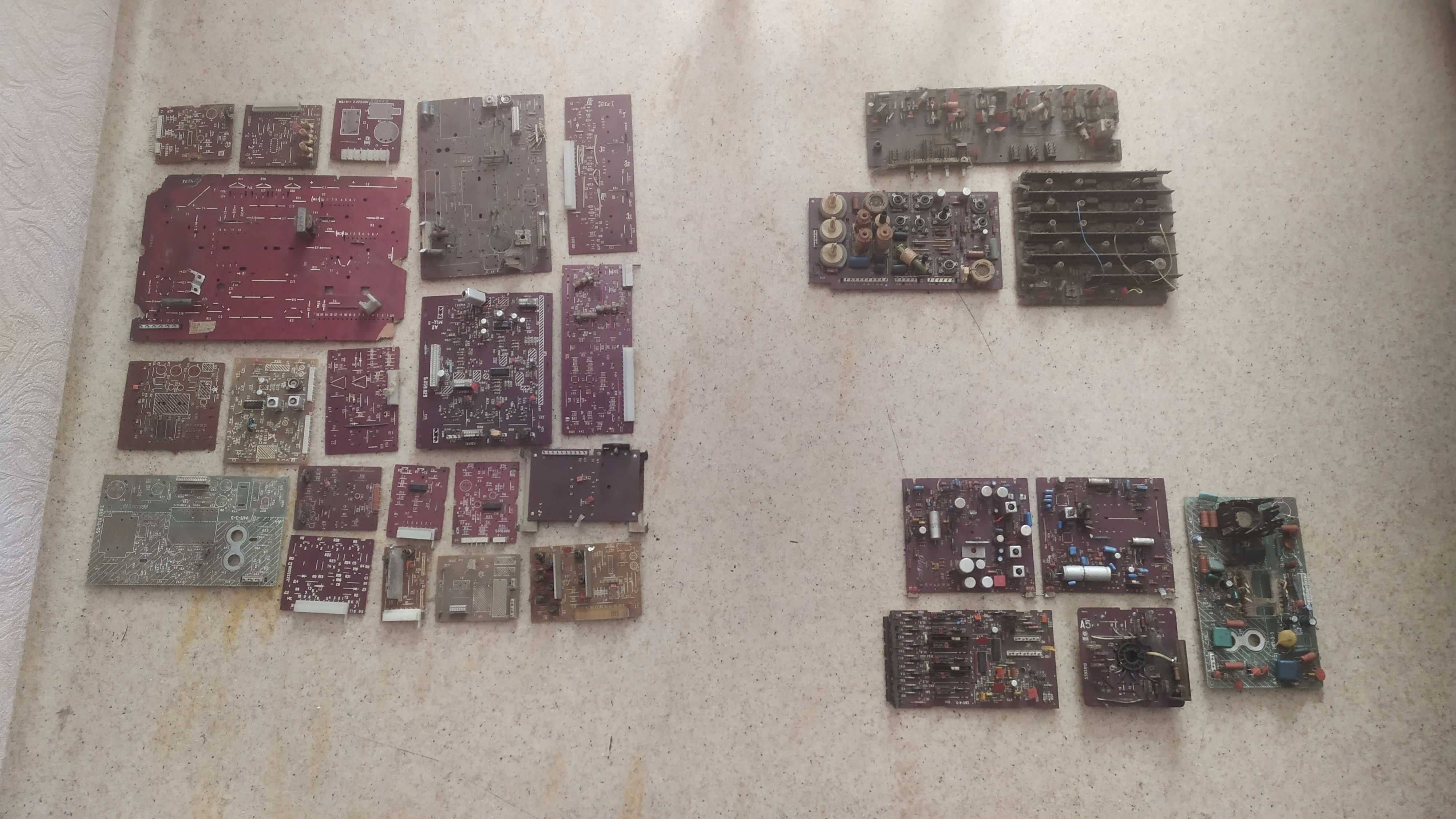 Платы советские с радиодеталями транзисторы конденсаторы резисторы
