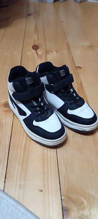 Зимові кросівки 35розмір