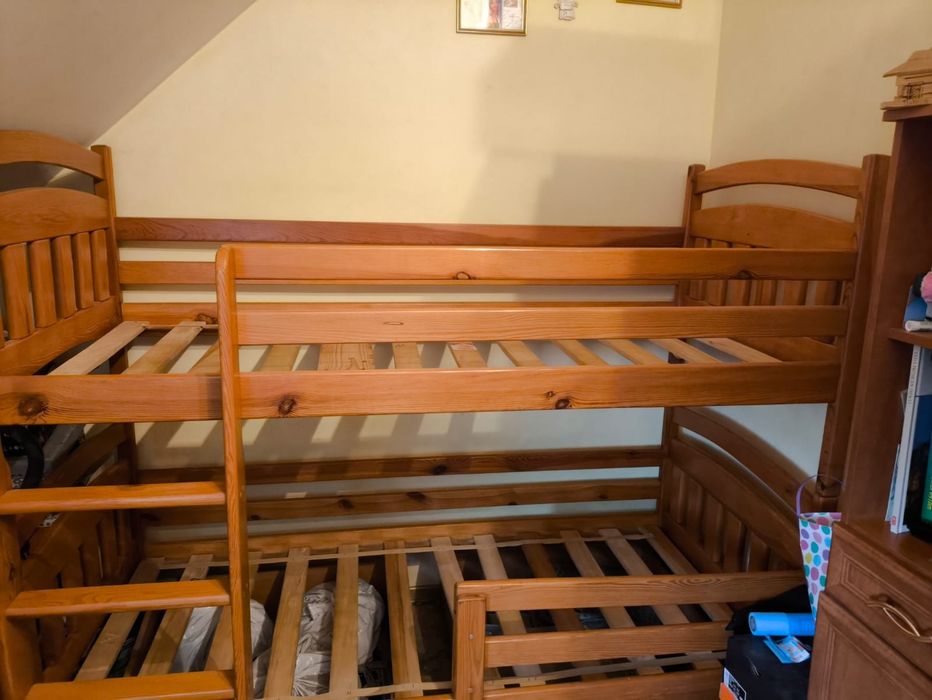 Sprzedam łóżko piętrowe