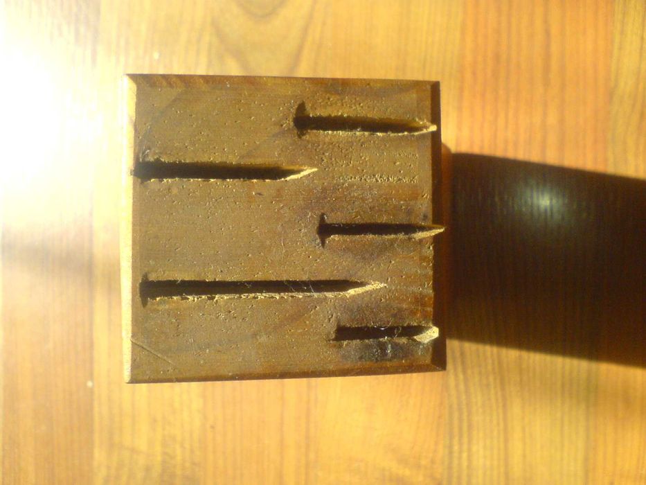 STOJAK Drewniany NA NOŻE 6 wnęk zabytek 21x14x7 cm