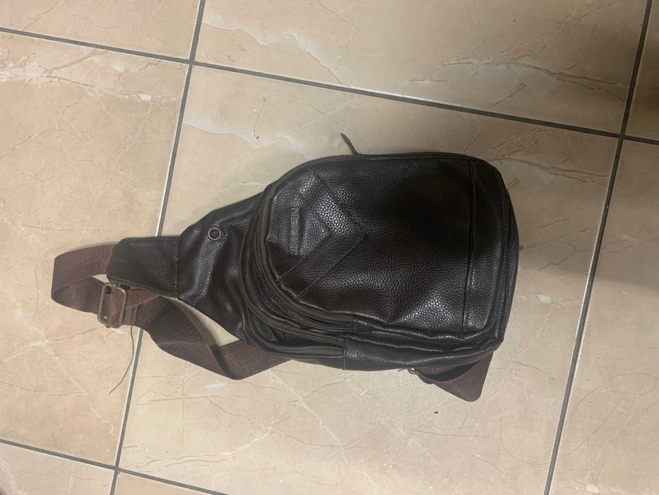 Продам мужскую сумку через плечо