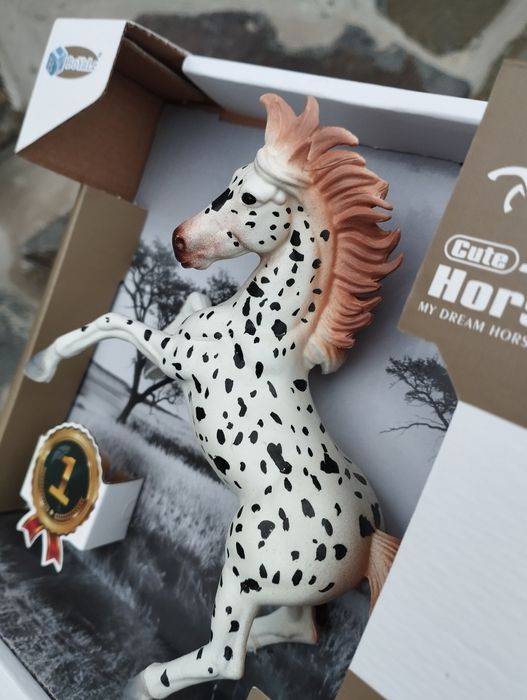 Кінь іграшкова фігурка