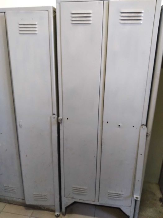 Продам металеві шкафи