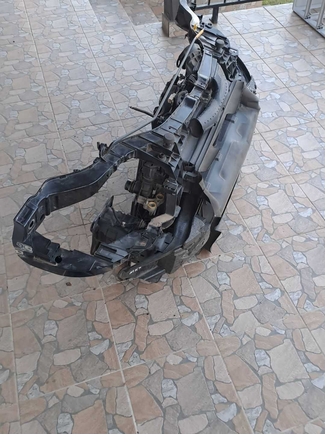 Pas przedni Focus MK3 1,6 benzyna