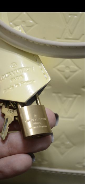 Сумка оригинал Louis Vuitton Alma GM