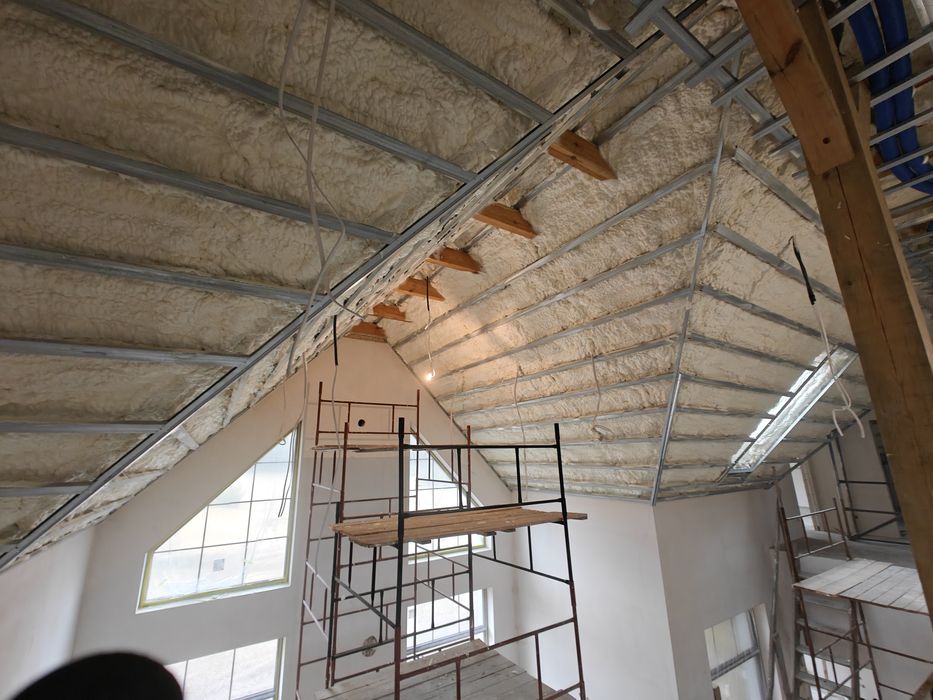 Ocieplenie poddasza PIANA PUR, natrysk, izolacja pianą ocieplenie domu