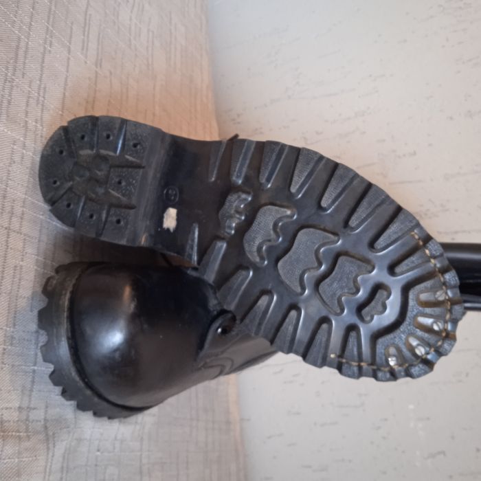 Берци шкіряні.нові 41 розмір