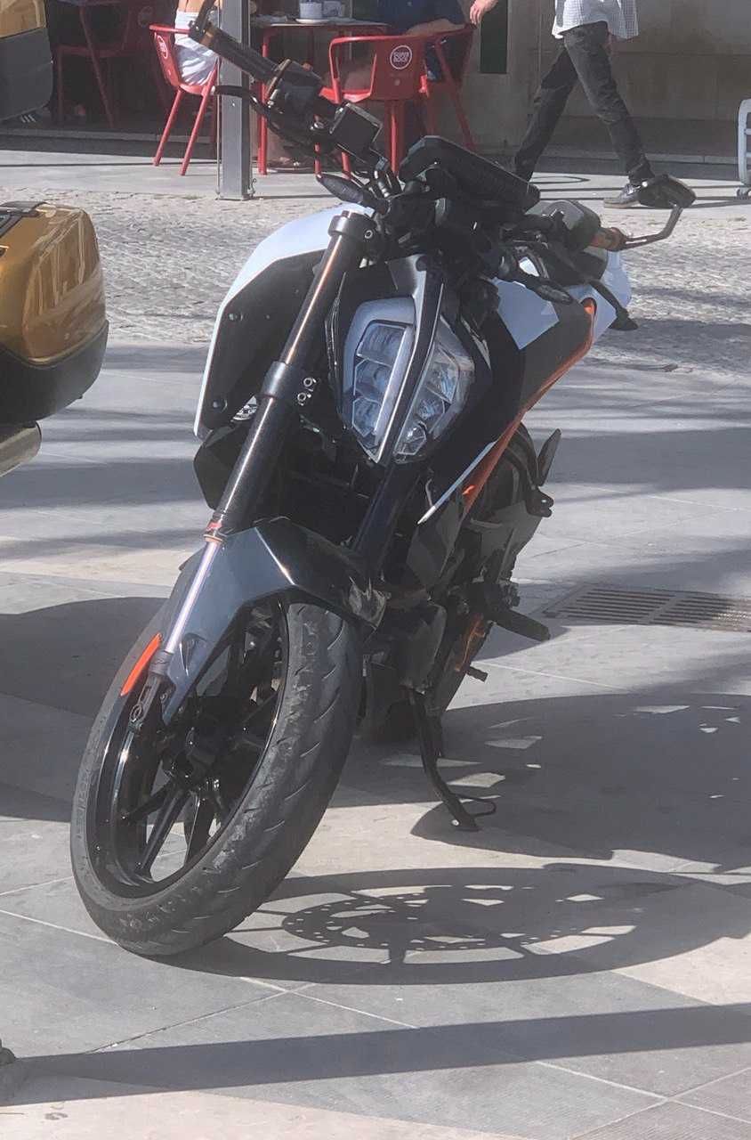 Vende-se KTM Duke 125, ano 2017