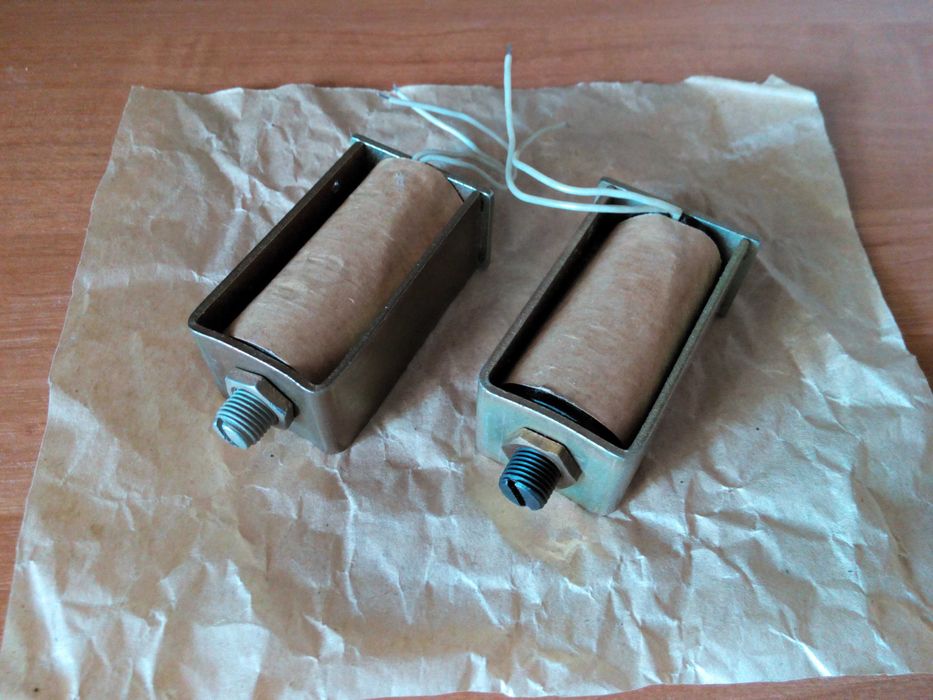 Электромагниты для катушечных магнитофонов.