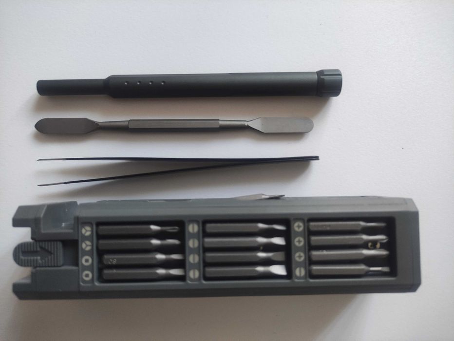 Набір прецизійних викруток DELIXI 44 в 1 пенал