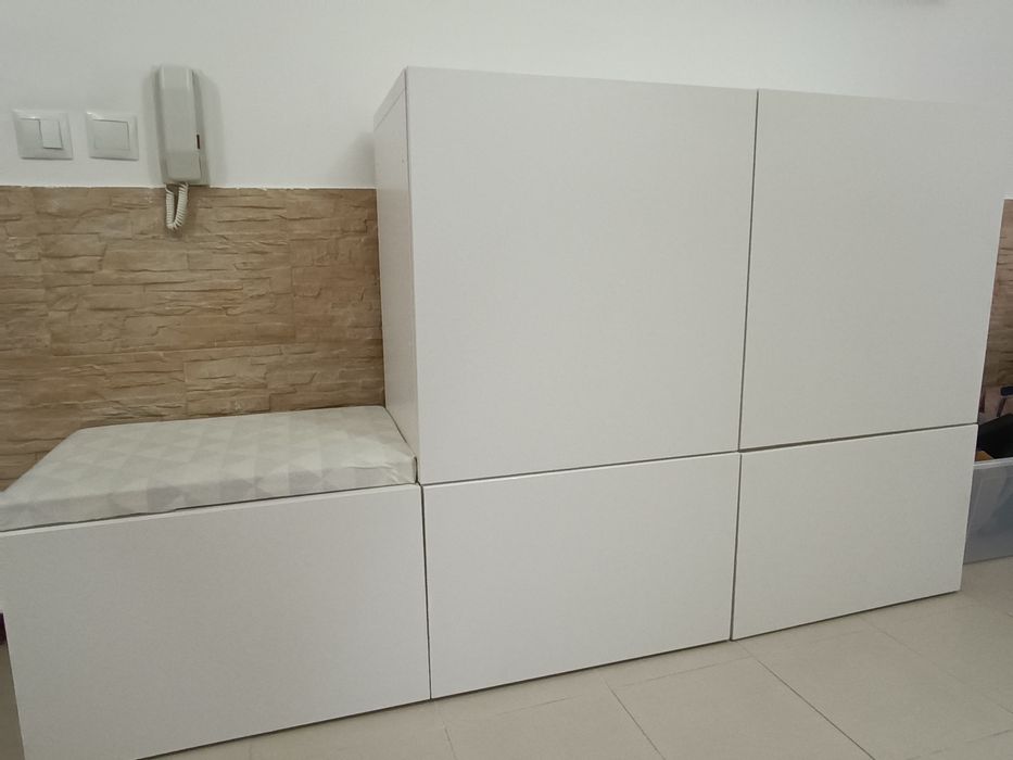 Conjunto de Armários brancos