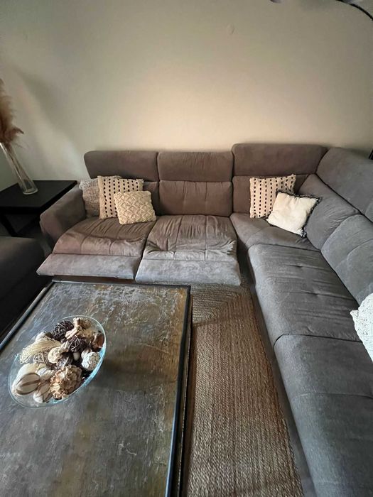 Sofá Seccional Cinzento JOM + 2 Puffs