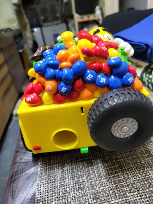 Raro dispensador de M&M's