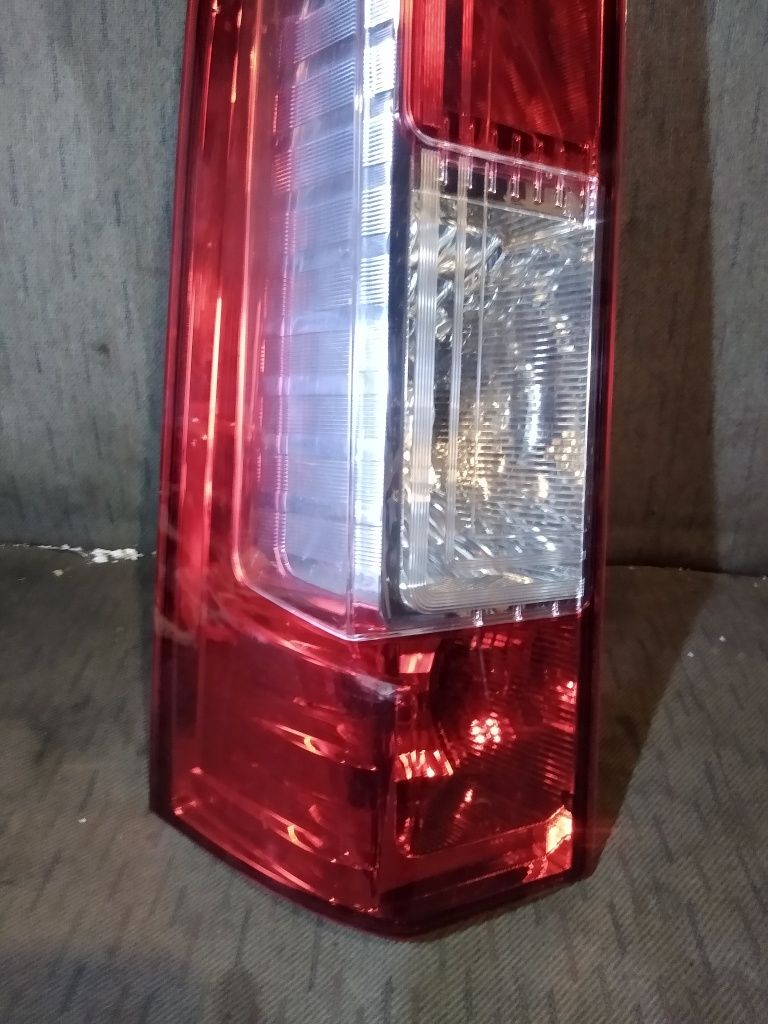 Lampa tył lewa wkład opel Movano B II Master 10- oryginał