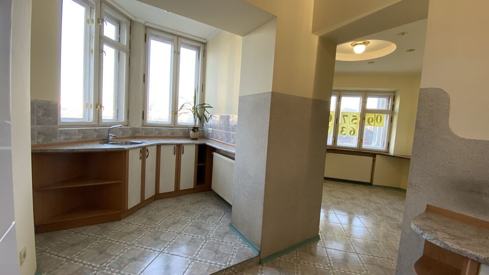 Продаж 4-кімнатної квартири в центрі міста | 130 м² | Камін
