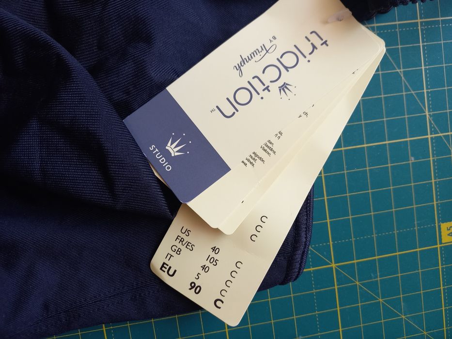 Бюст чорний TRIUMPH з застібкою попереду