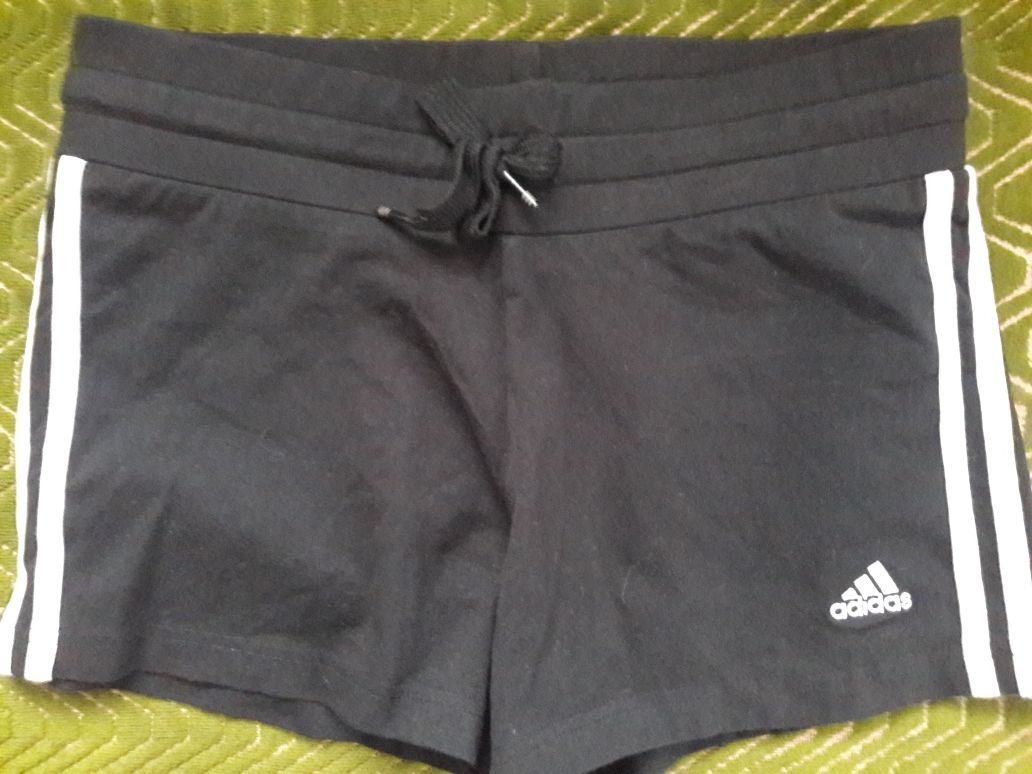 Шорты Adidas essential 100% оригинал.  Новые.