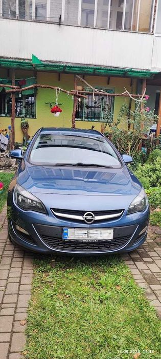 Opel Astra J Sports Tourer 1.7 CDTI • 2014 • Надійний універсал!