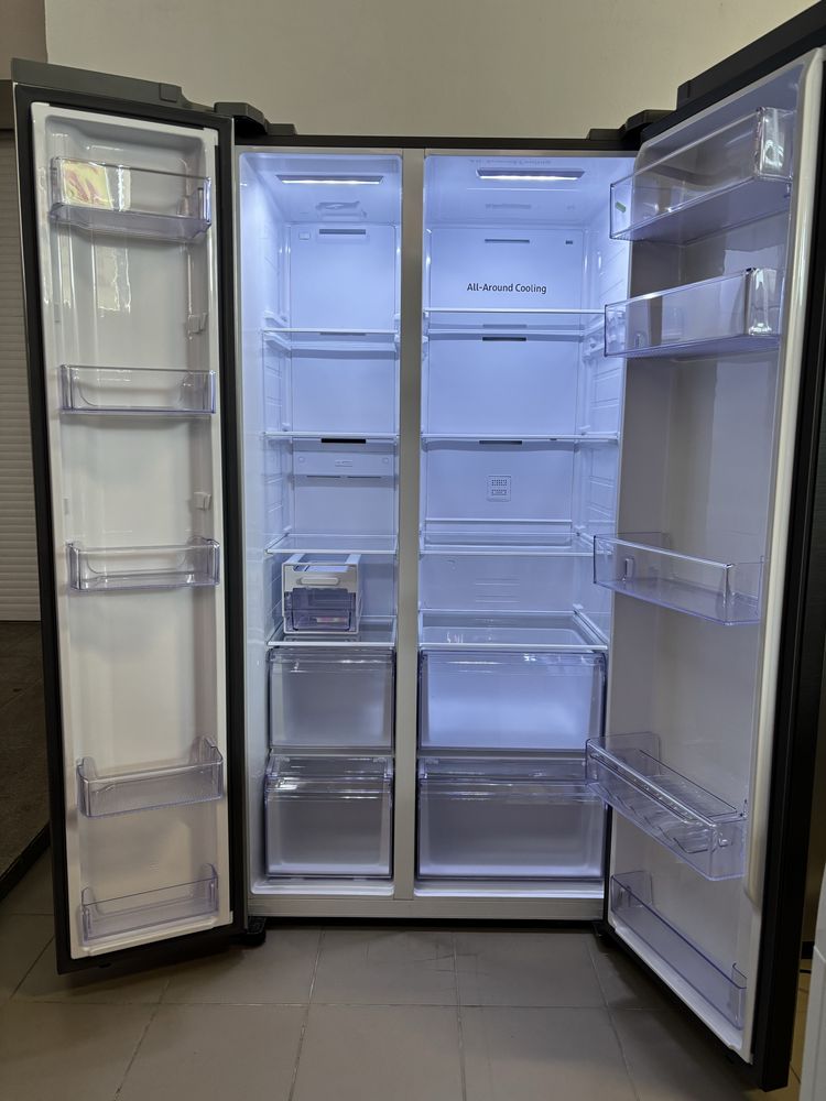 Холодильник Side-by-side Samsung RS62DG5003S9EG