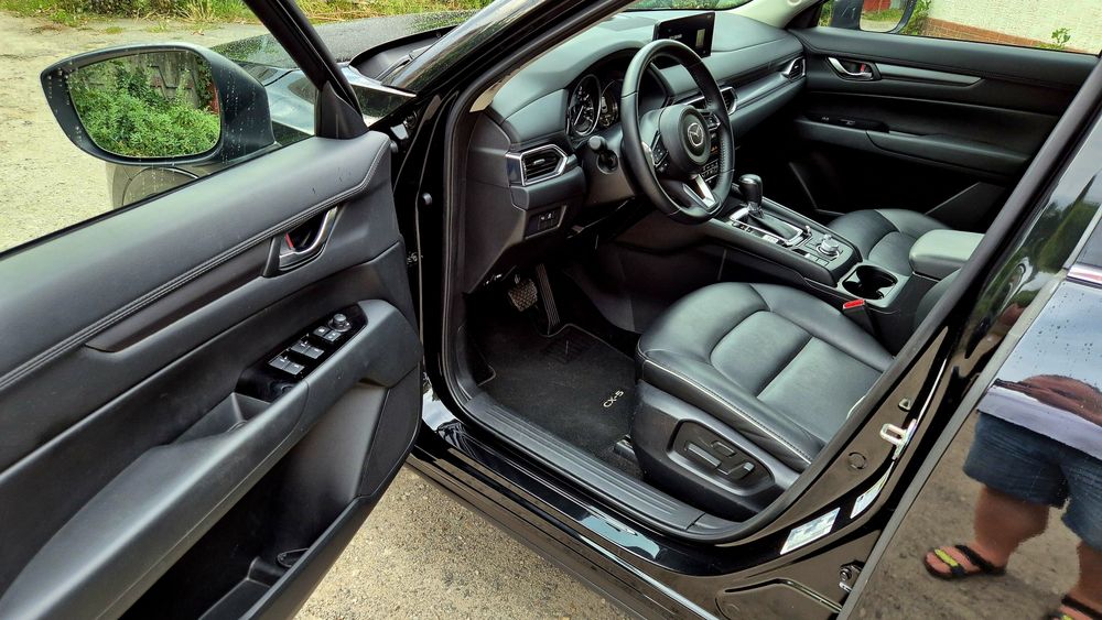 Mazda CX-5.select. black.
