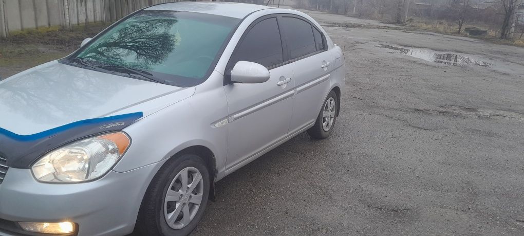 Hyundai accent 2008