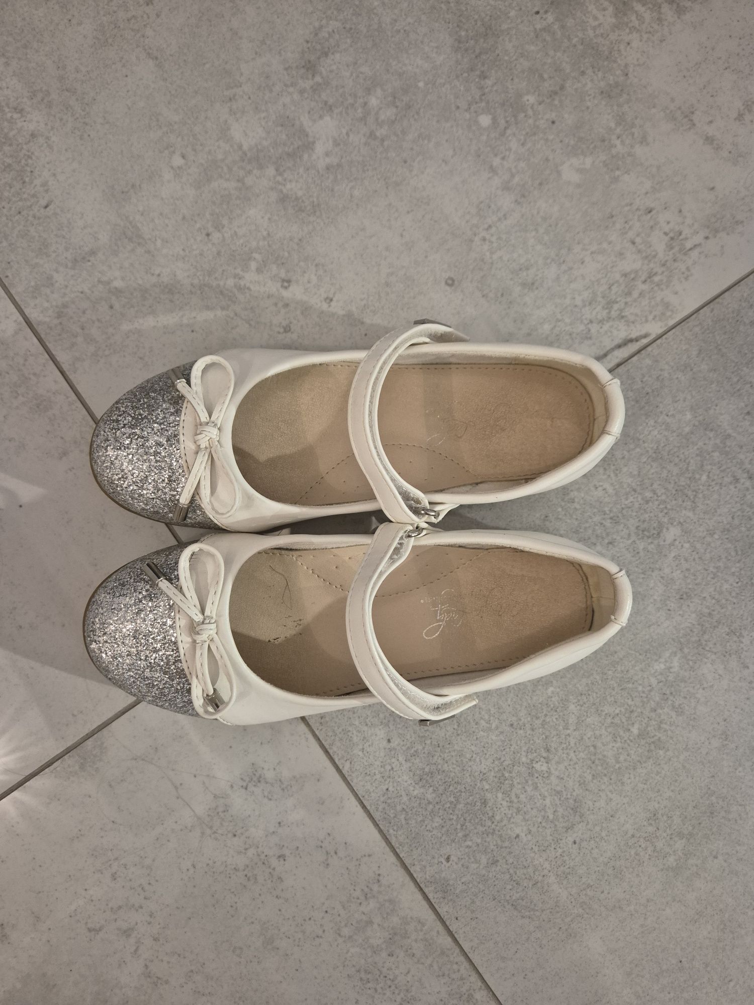 Buty / Baleriny / Białe / Srebrne / Błyszczące / Rozmiar 32 /