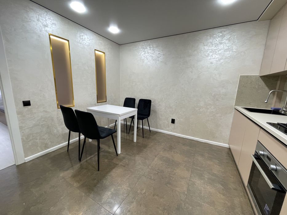 ОРЕНДА 2 кім з кухнею-студією вул. Сахарова