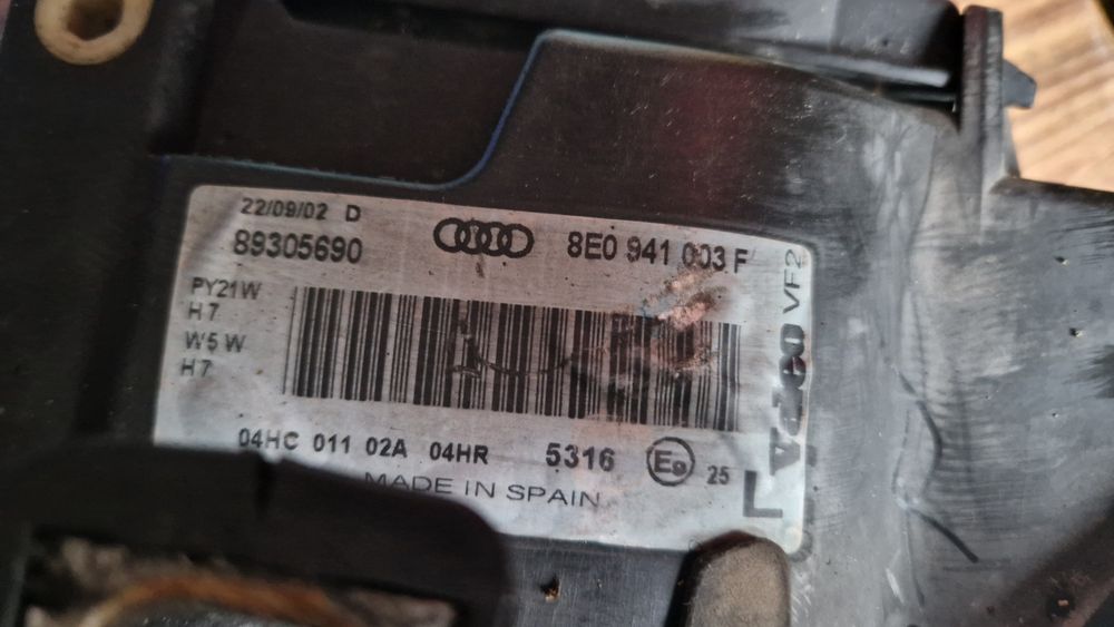 Lampa lewy przod a4 b6