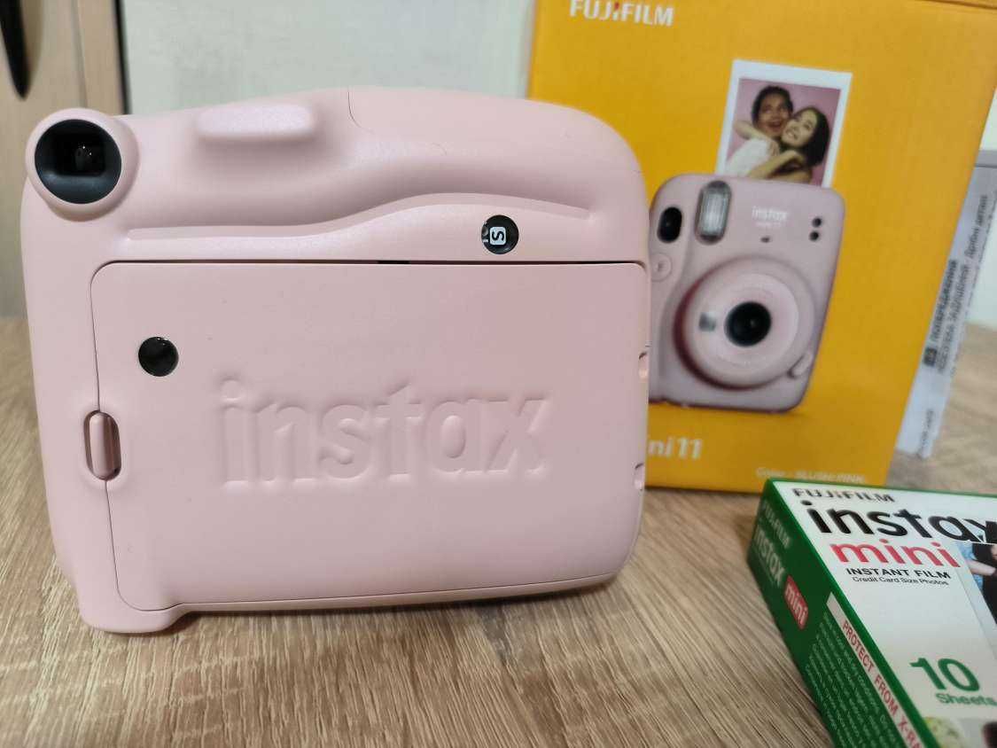 Фотоаппарат моментальной печати Instax Mini 11 Blush Pink + Картриджи