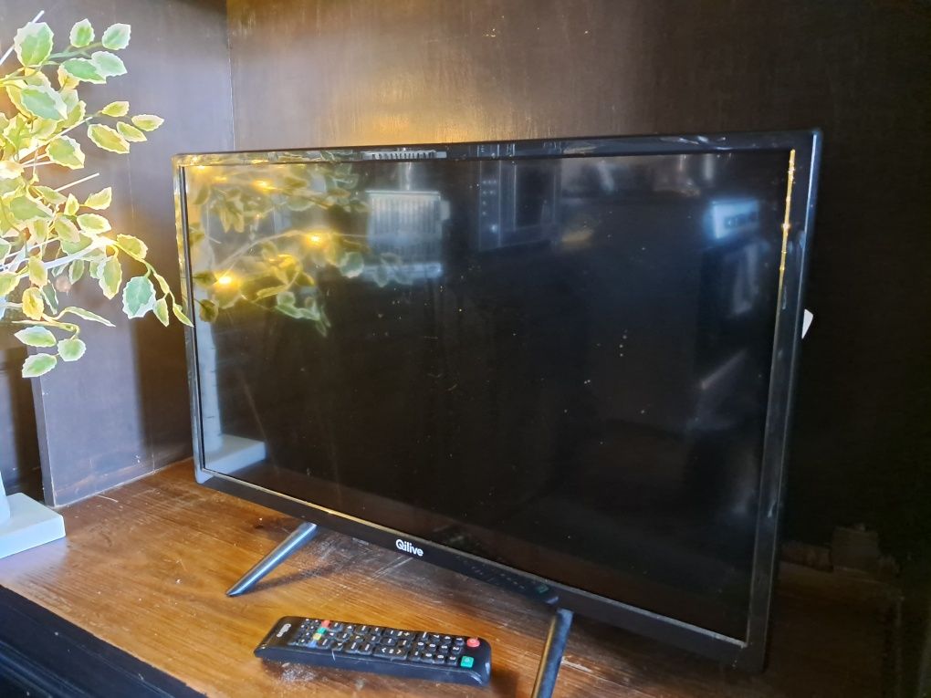 Vende-se televisão Qilive sem uso