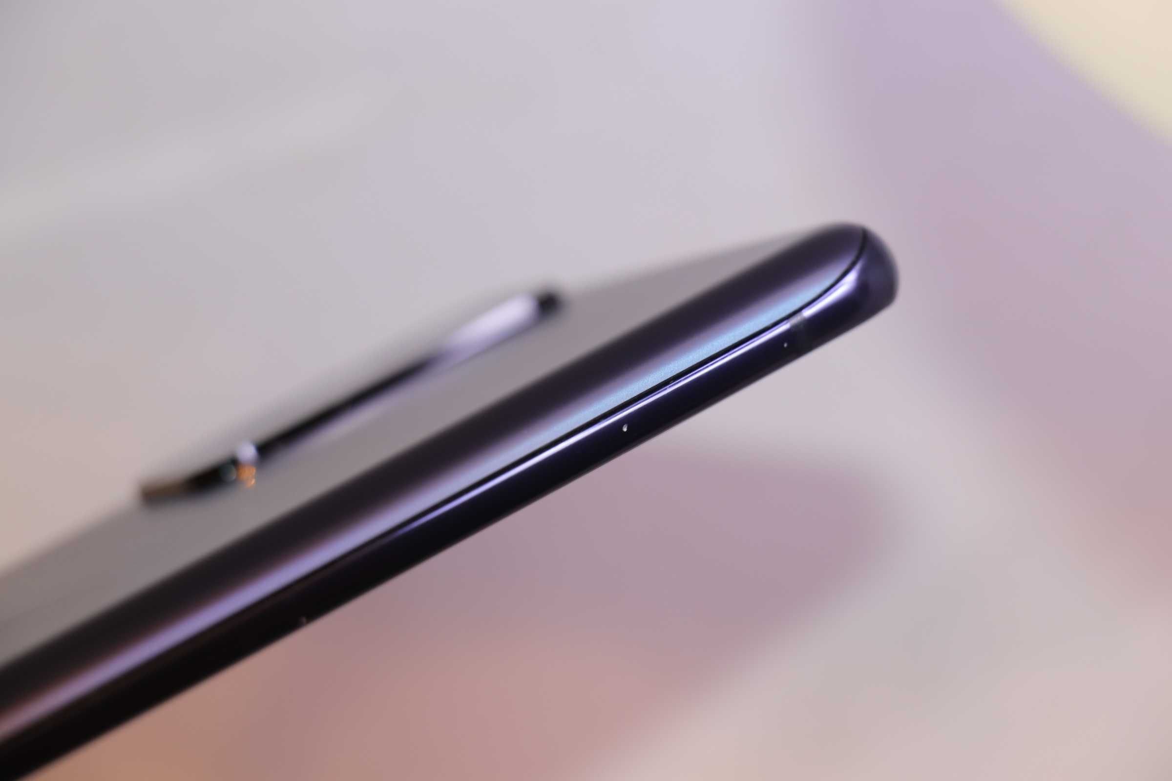 Samsung Galaxy S20 FE G780F 6/128GB Cloud Navy , отличное состояние!