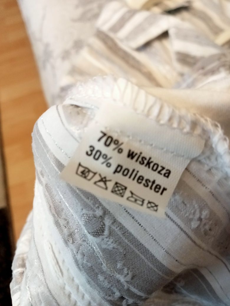 Żakiecik rozpinany,.46/48,połyskujący. Materiał,elegancki