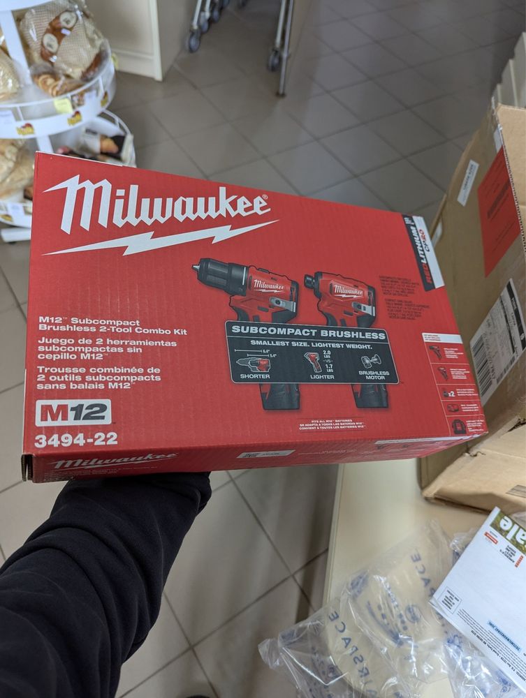 Набір безщіткових шуруповертів Milwaukke 12V