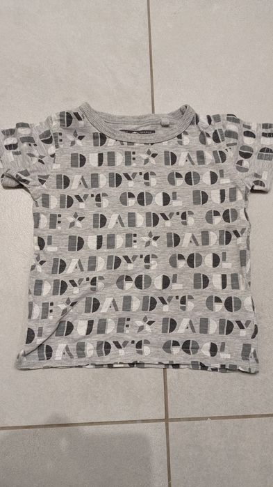 Dwa szare t-shirty rekiny i napisy NEXT i F&F 86 cm 12-18 mies.
