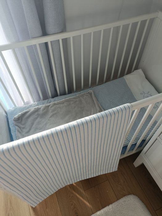 Pościel niemowlęca prześcieradło 2 zasłony kocyk