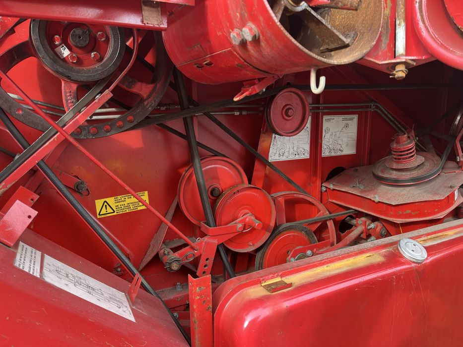 Комбайн Massey Ferguson 330 Массей Фергюсон 330 MF 330