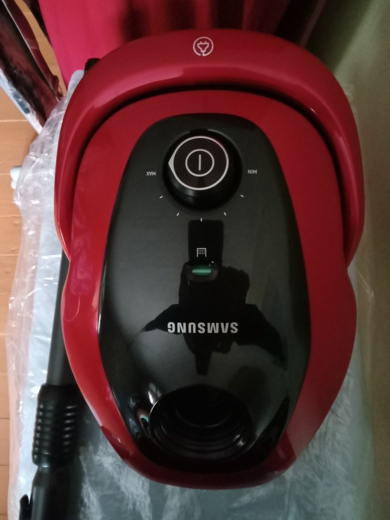 Пылесос Samsung VCO7M25EOW