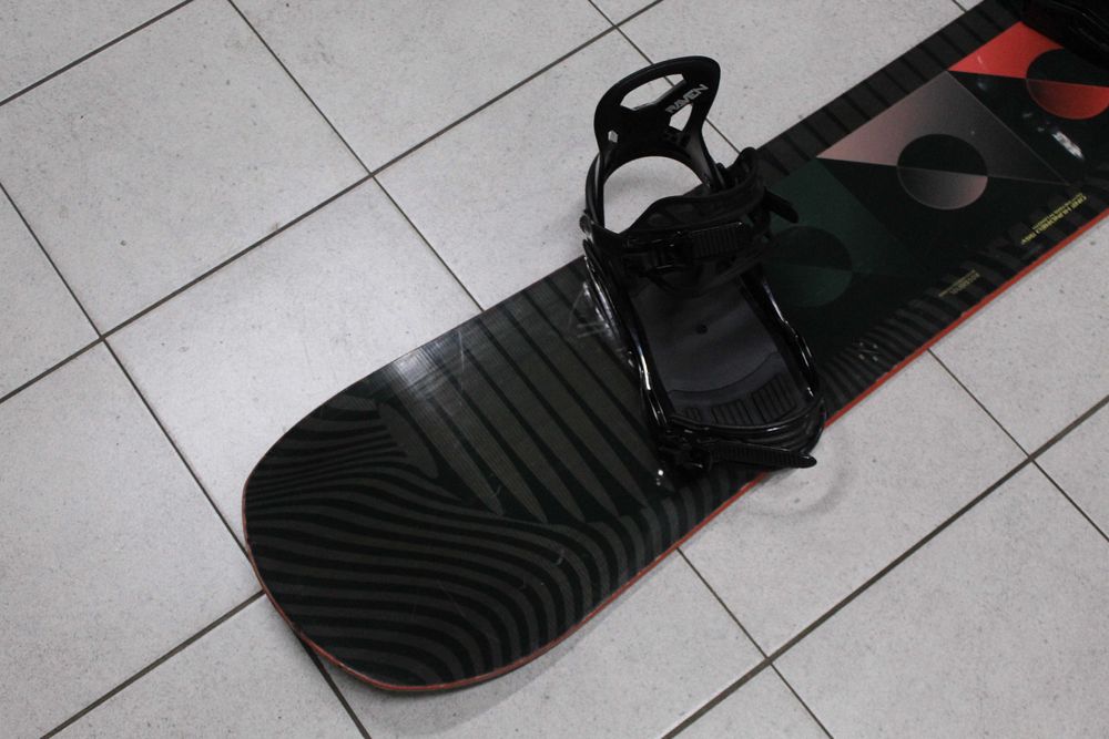 Deska Snowboard ROSSIGNOL EVADER 155 W cm + Wiązania NOWE