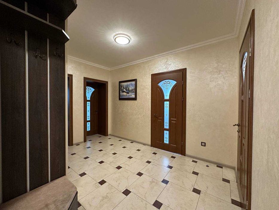 Без комісії ! 3к квартира з ремонтом. Львів, вул. Б.Хмельницького.