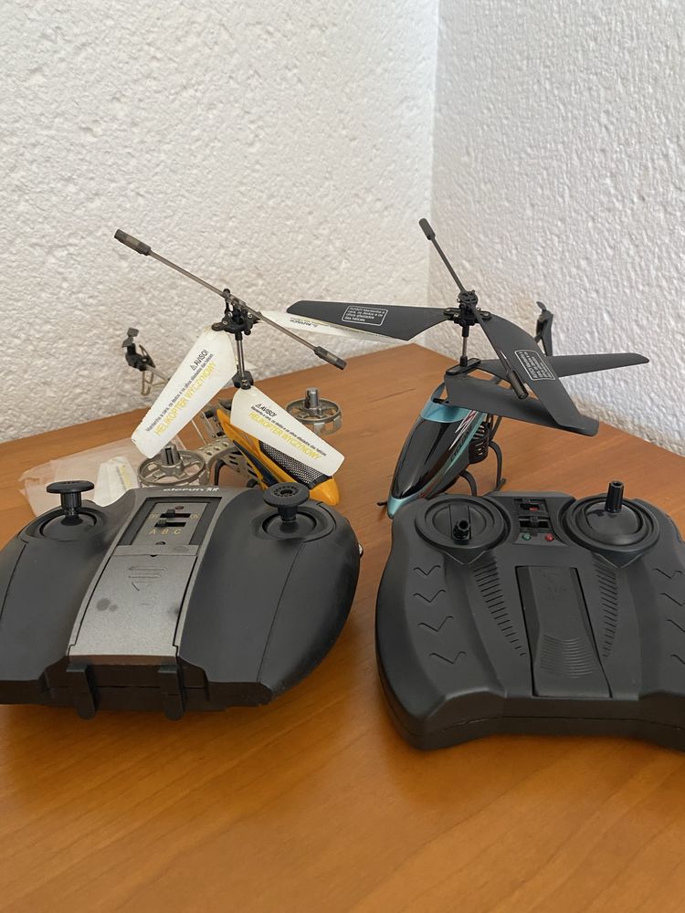 Helicópteros tele-comandados (dois)