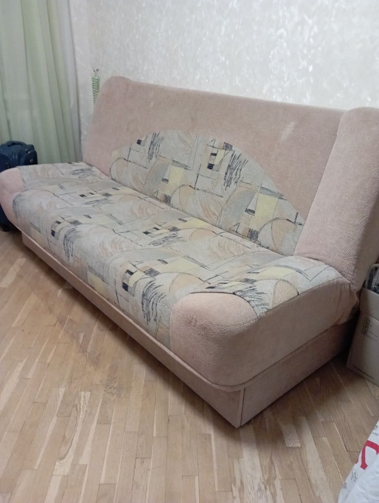 Продам диван  хороший