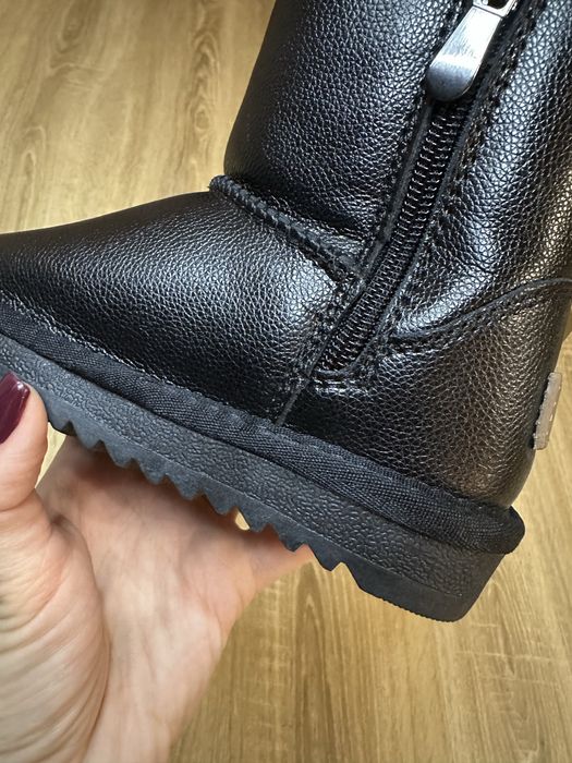 Уги дитячі натуральна шкіра на хутрі розмір 27–28 зимові