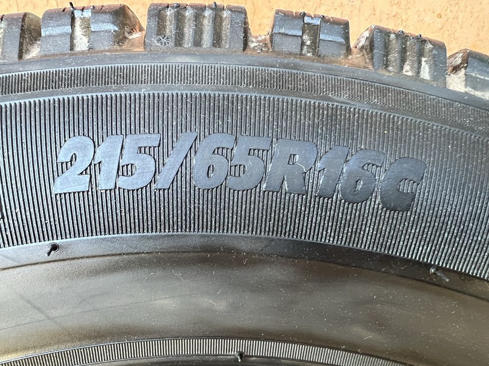 Michelin agilis alpin 215/65/16C
