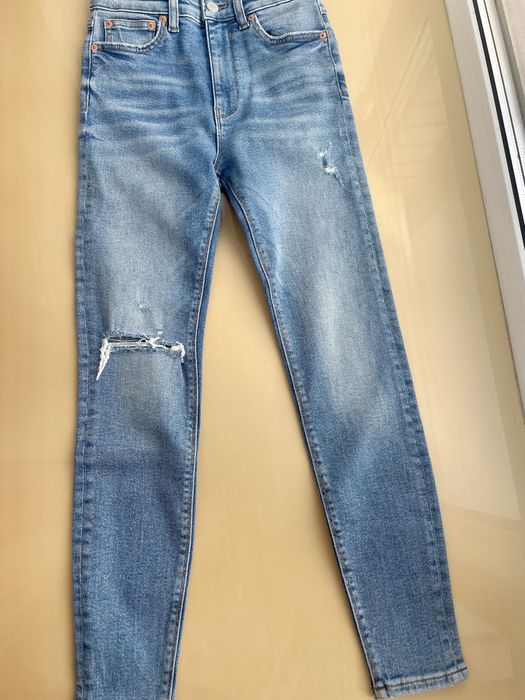 Продам джинсы ZARA.