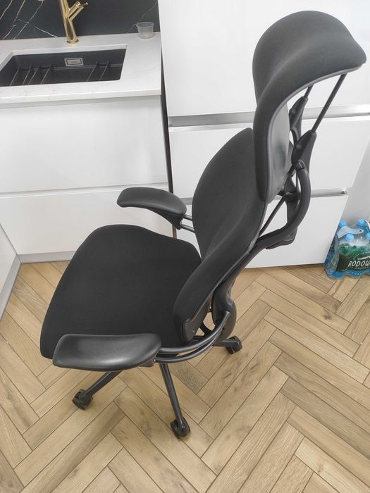 Humanscale Freedom z zagłówkiem fotel klasy premium nowy 7500zł