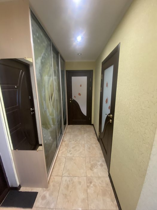 Продаж 2 к. Озерна