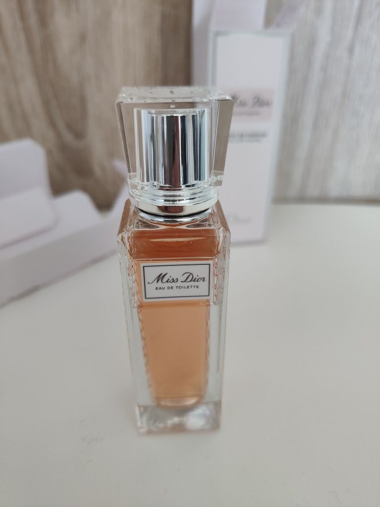 Туалетна вода MISS DIOR Absolutely Blooming Roller-PEARL