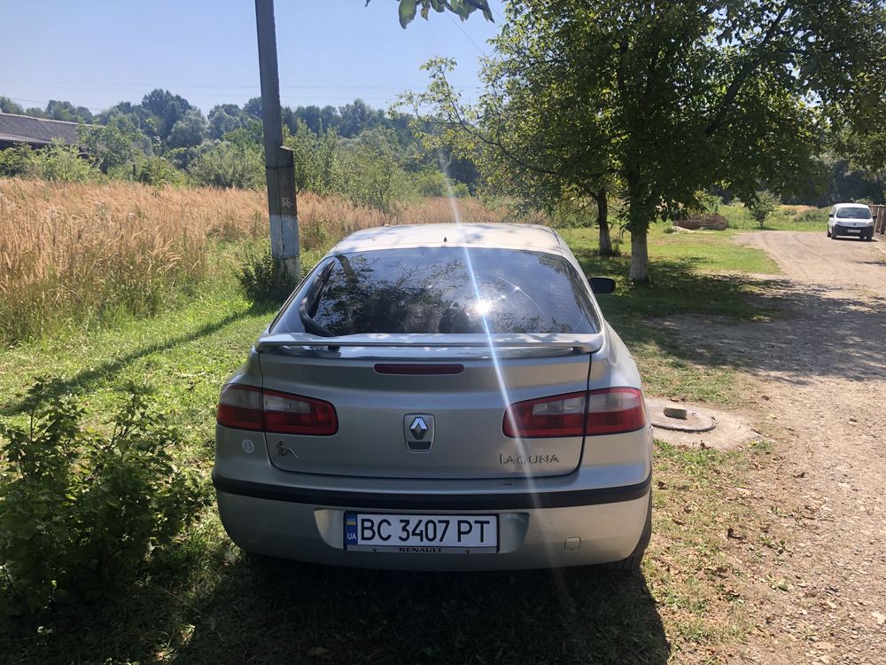 Рено лагуна 2. 2001 рік