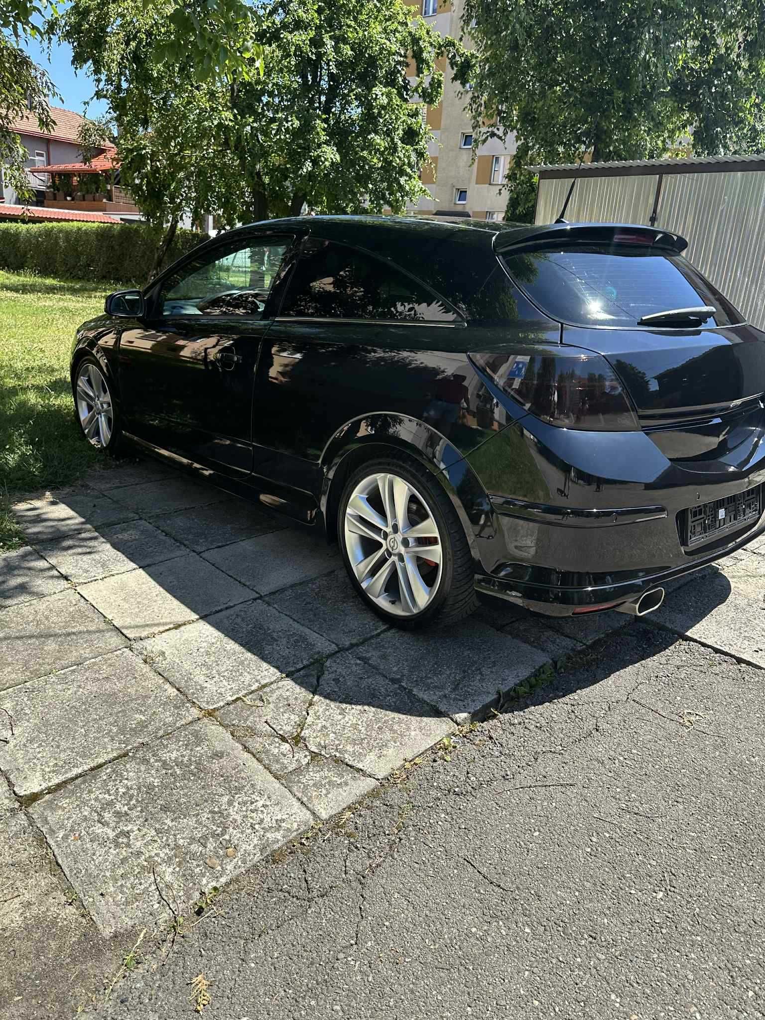 Opel  astra h gtc 1.8 140KM