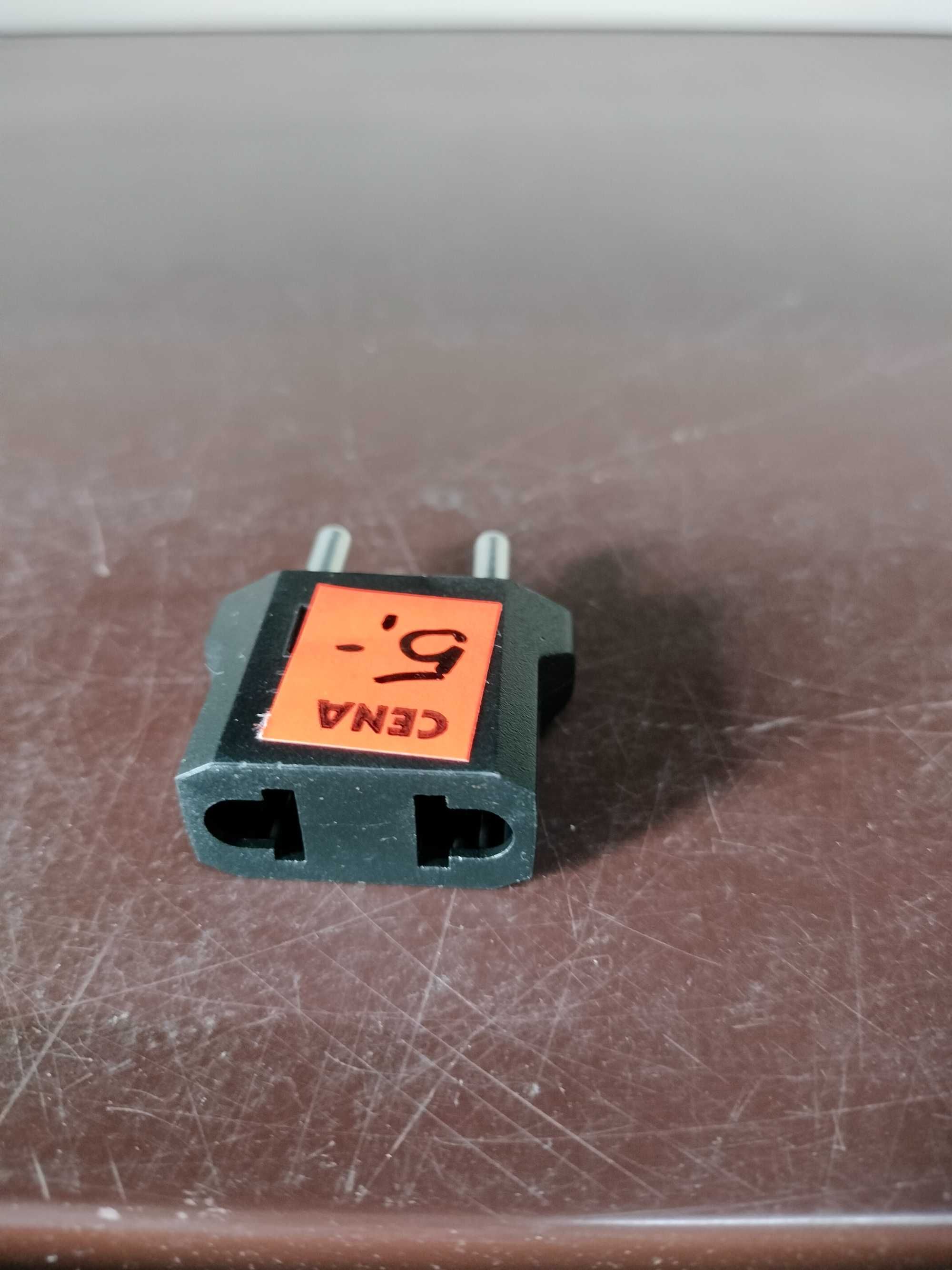 Adapter podróżny PRZEJŚCIÓWKA wtyk PL - gniazdo USA czarny